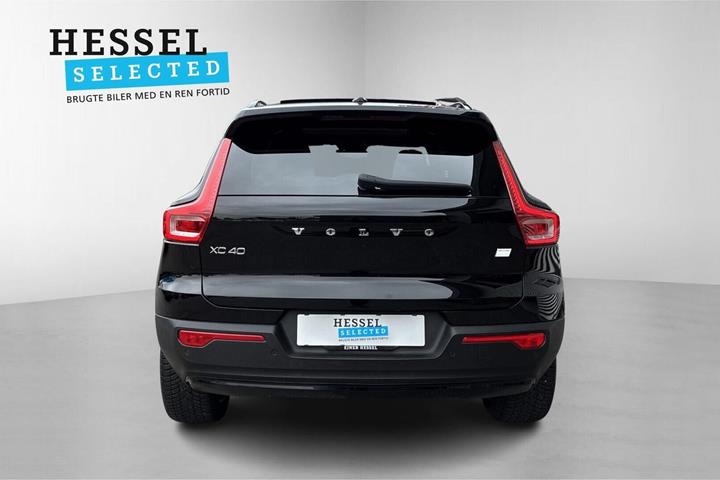 Sort Volvo XC40 fra 2022
