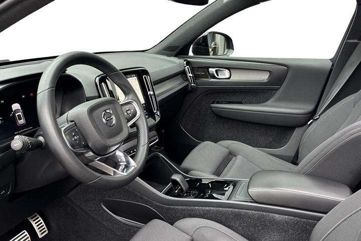 Sort Volvo XC40 fra 2022