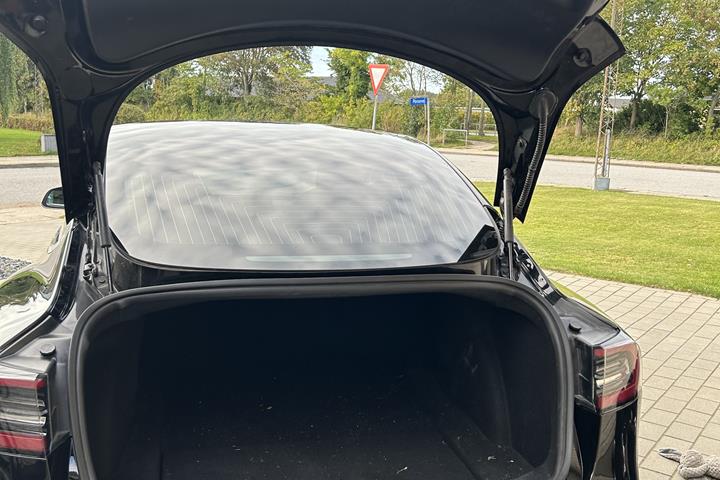 Sort Tesla Model 3 fra 2019