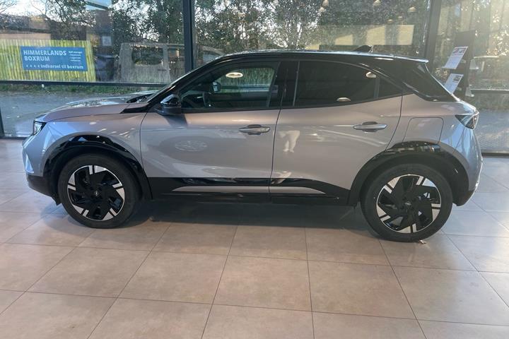Grå Opel Mokka-e fra 2025