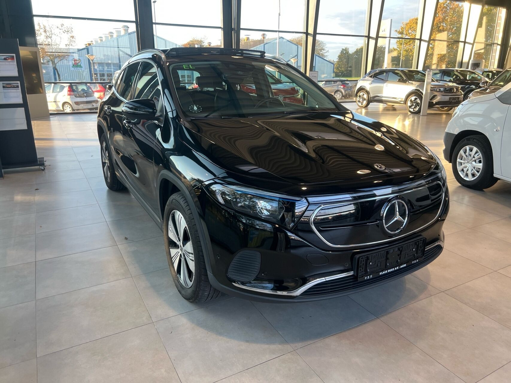Sort Mercedes EQA250+ fra 2023