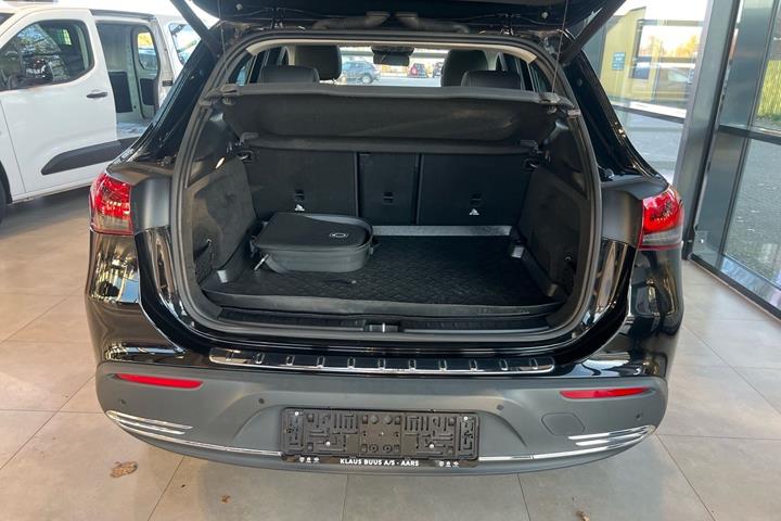 Sort Mercedes EQA250+ fra 2023