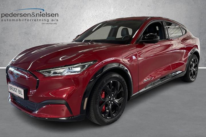 Rød Ford Mustang Mach-E fra 2023