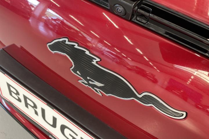 Rød Ford Mustang Mach-E fra 2023