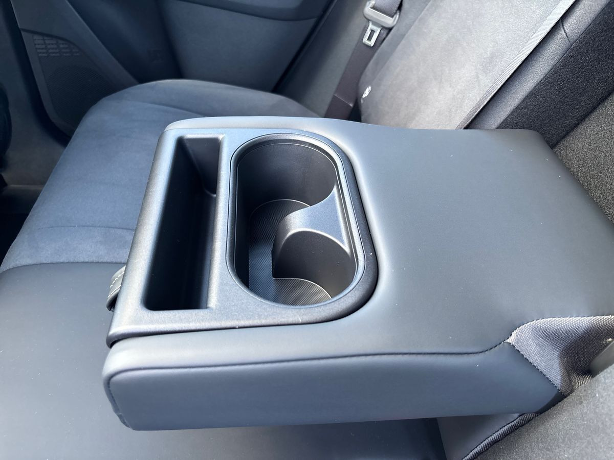 Blå Toyota C-HR+ fra 2026
