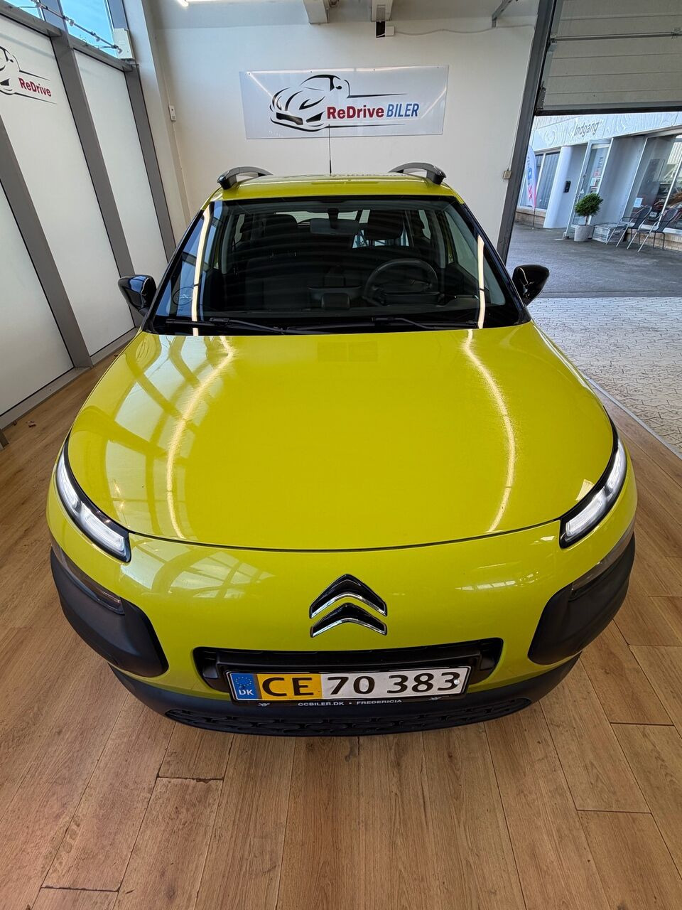 Gul Citroën C4 Cactus fra 2015