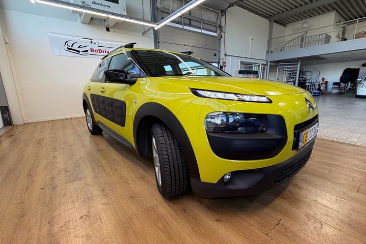 Gul Citroën C4 Cactus fra 2015