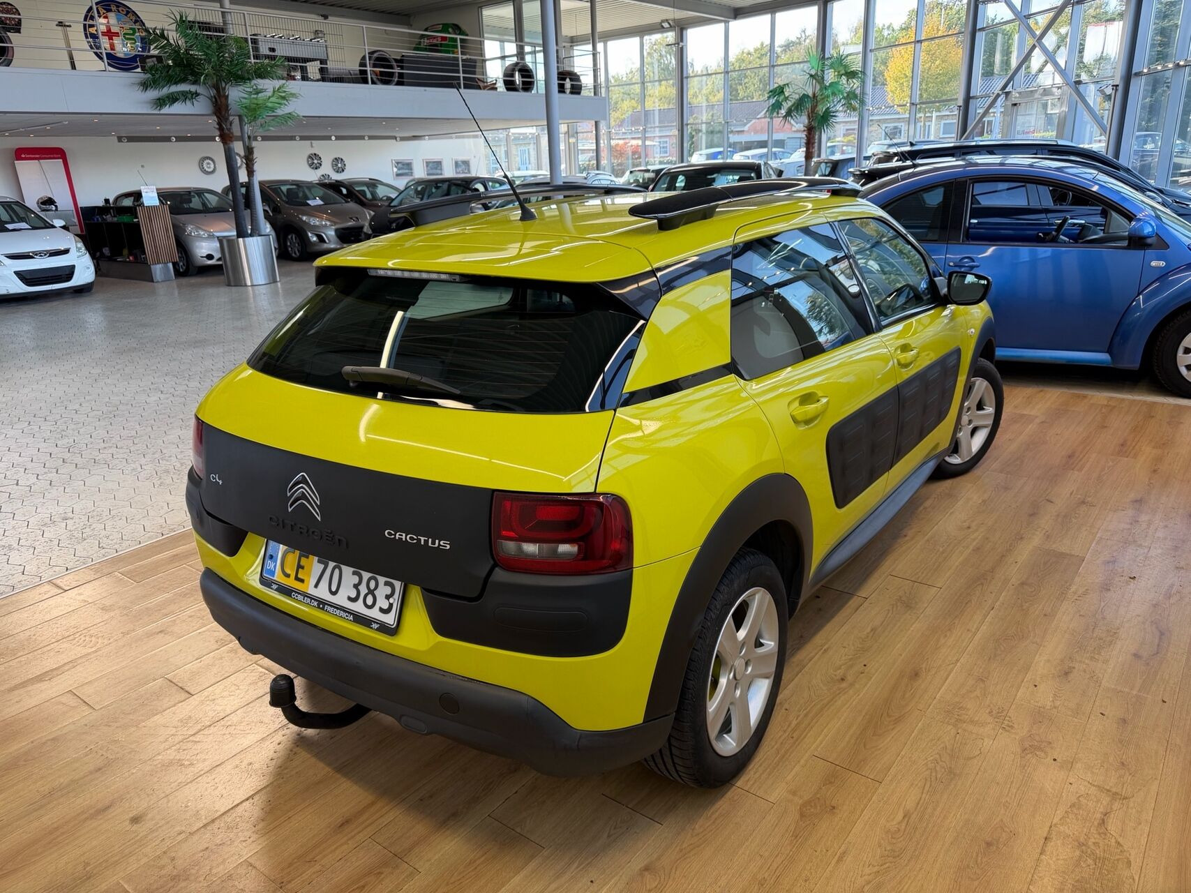 Gul Citroën C4 Cactus fra 2015