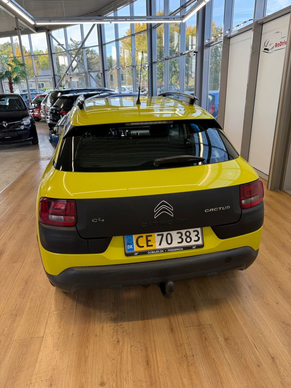 Gul Citroën C4 Cactus fra 2015