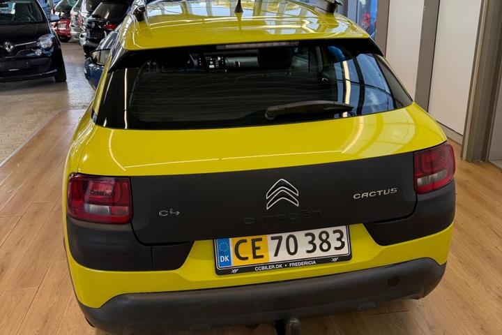 Gul Citroën C4 Cactus fra 2015