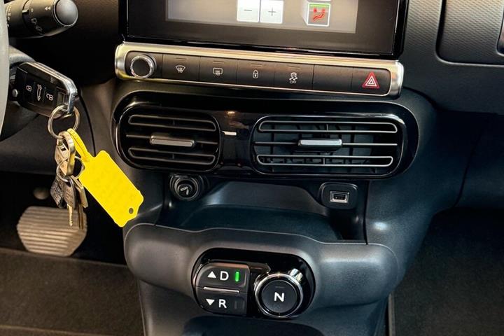 Gul Citroën C4 Cactus fra 2015