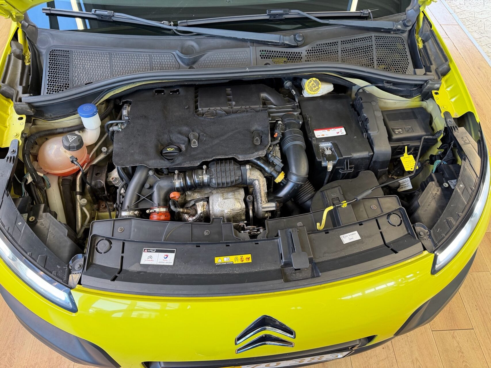 Gul Citroën C4 Cactus fra 2015