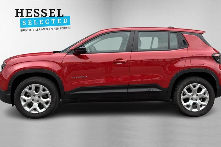 Rød Jeep Avenger fra 2023