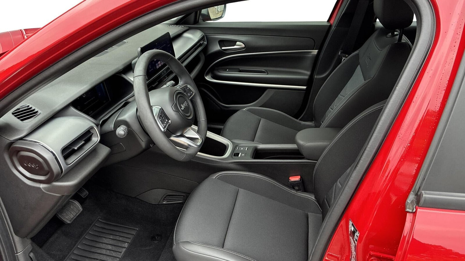 Rød Jeep Avenger fra 2023