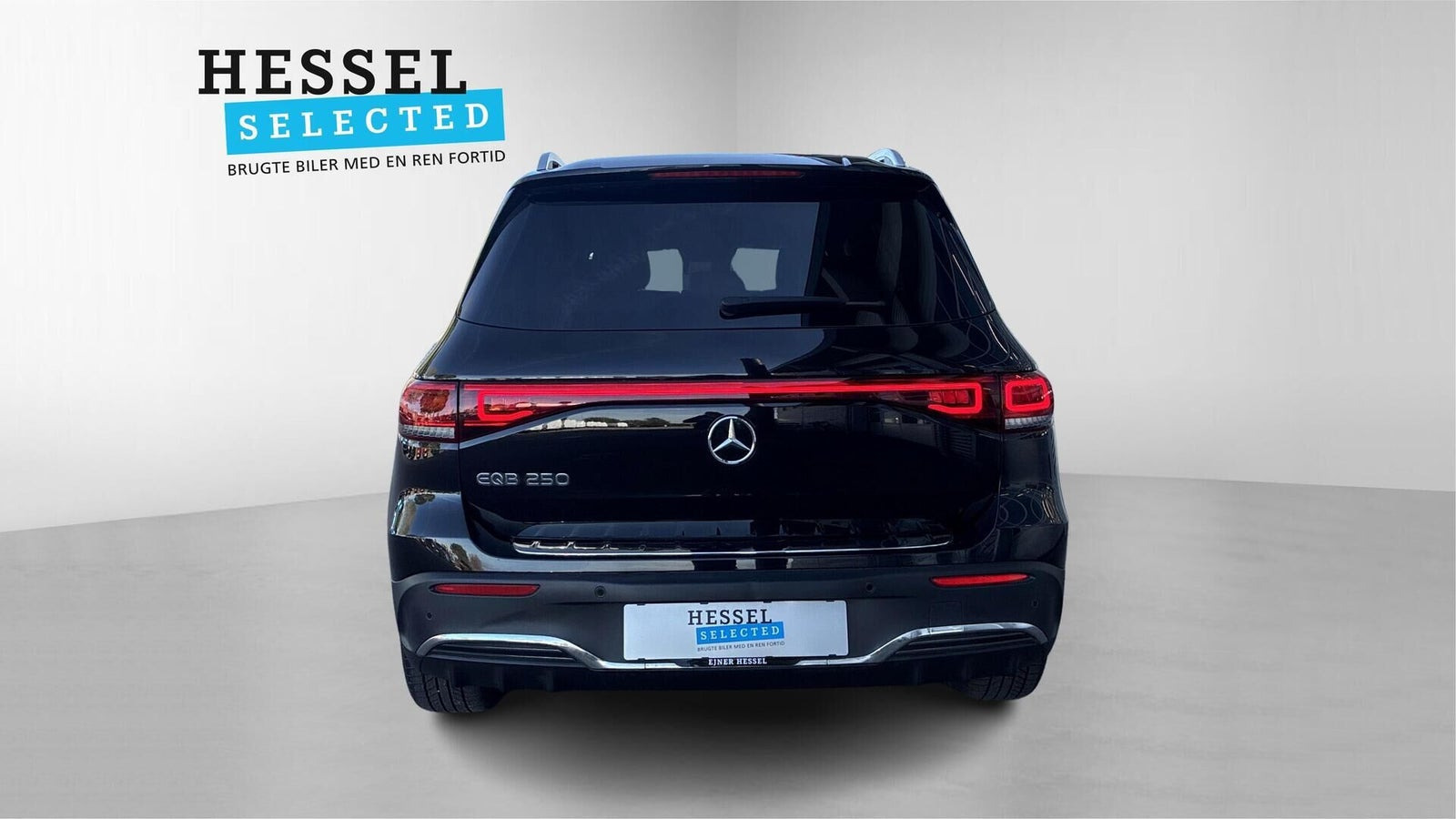 Sort Mercedes EQB250 fra 2023