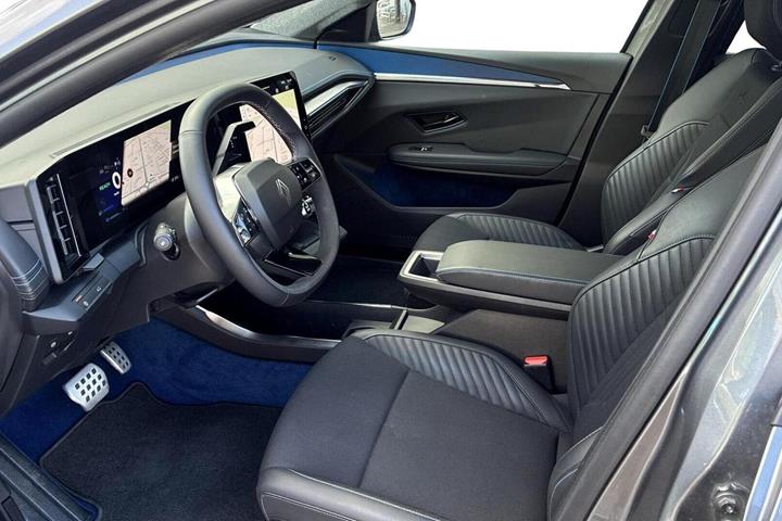 Sort Renault Scenic E-Tech fra 2026
