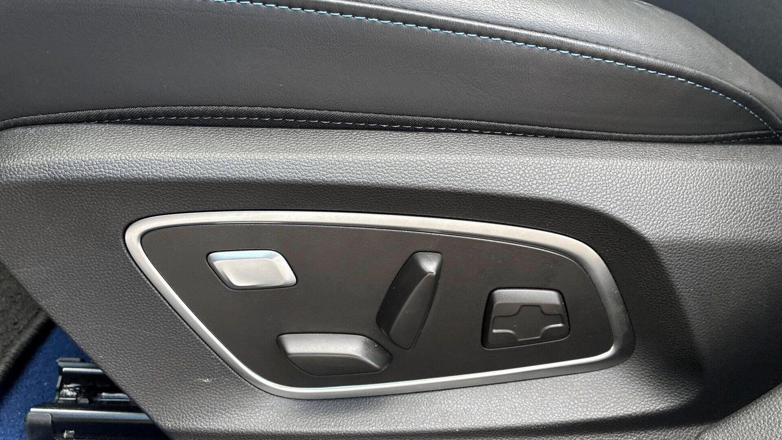 Sort Renault Scenic E-Tech fra 2026