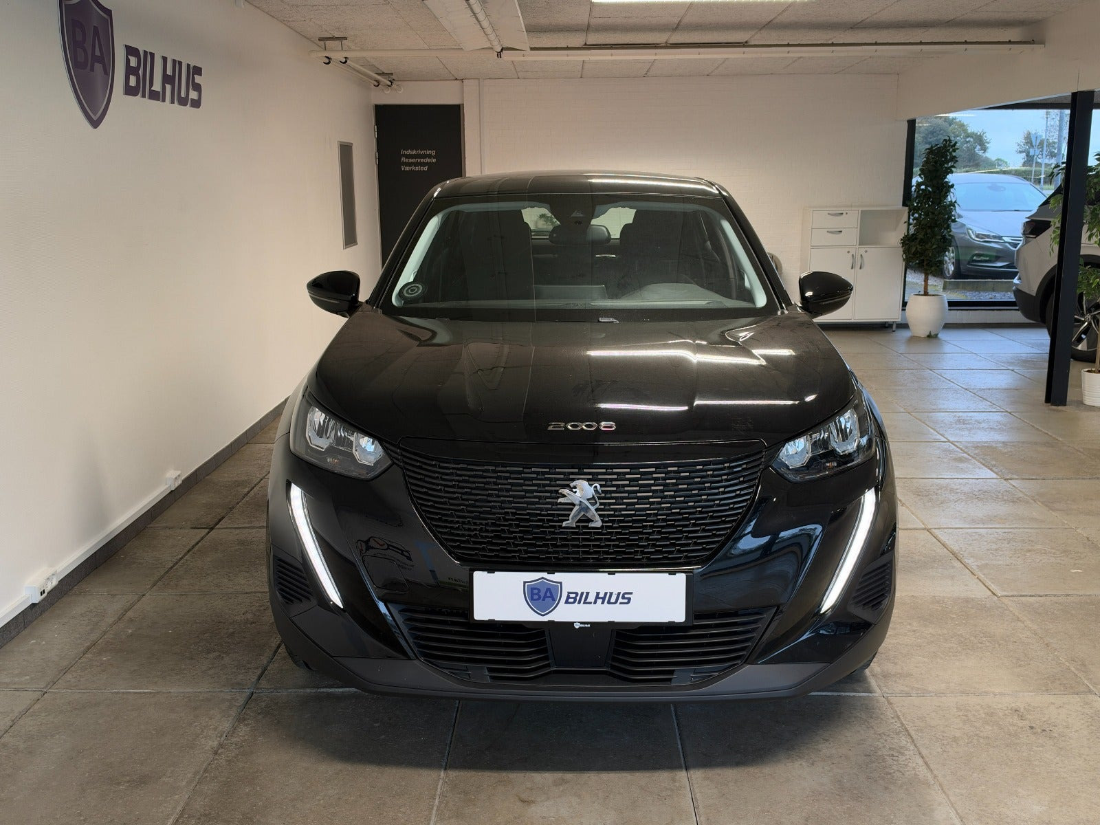 Sort Peugeot 2008 fra 2023
