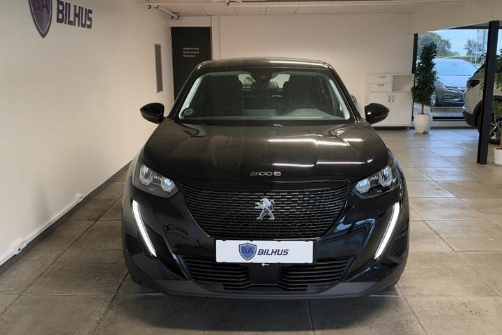 Sort Peugeot 2008 fra 2023