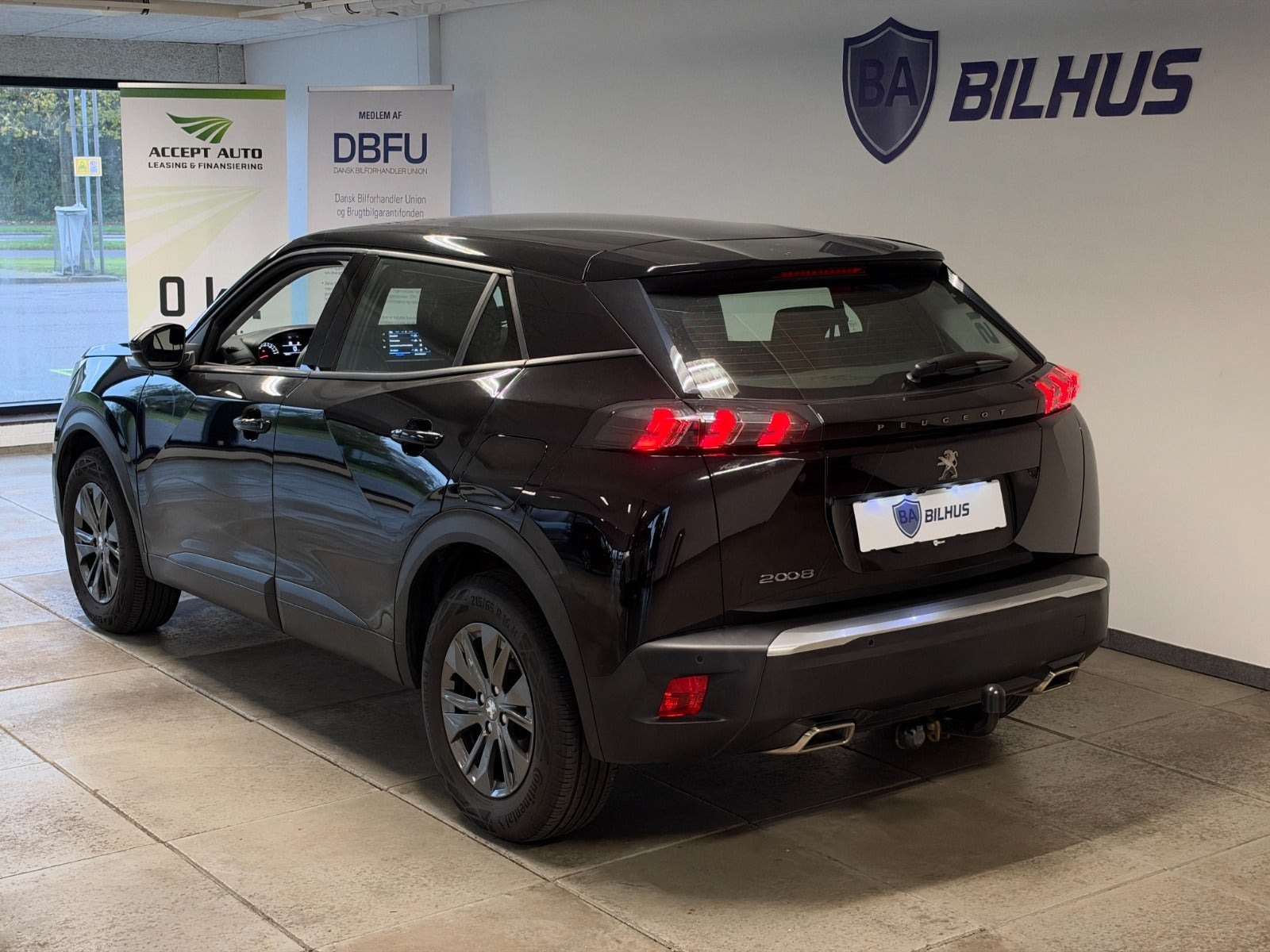 Sort Peugeot 2008 fra 2023