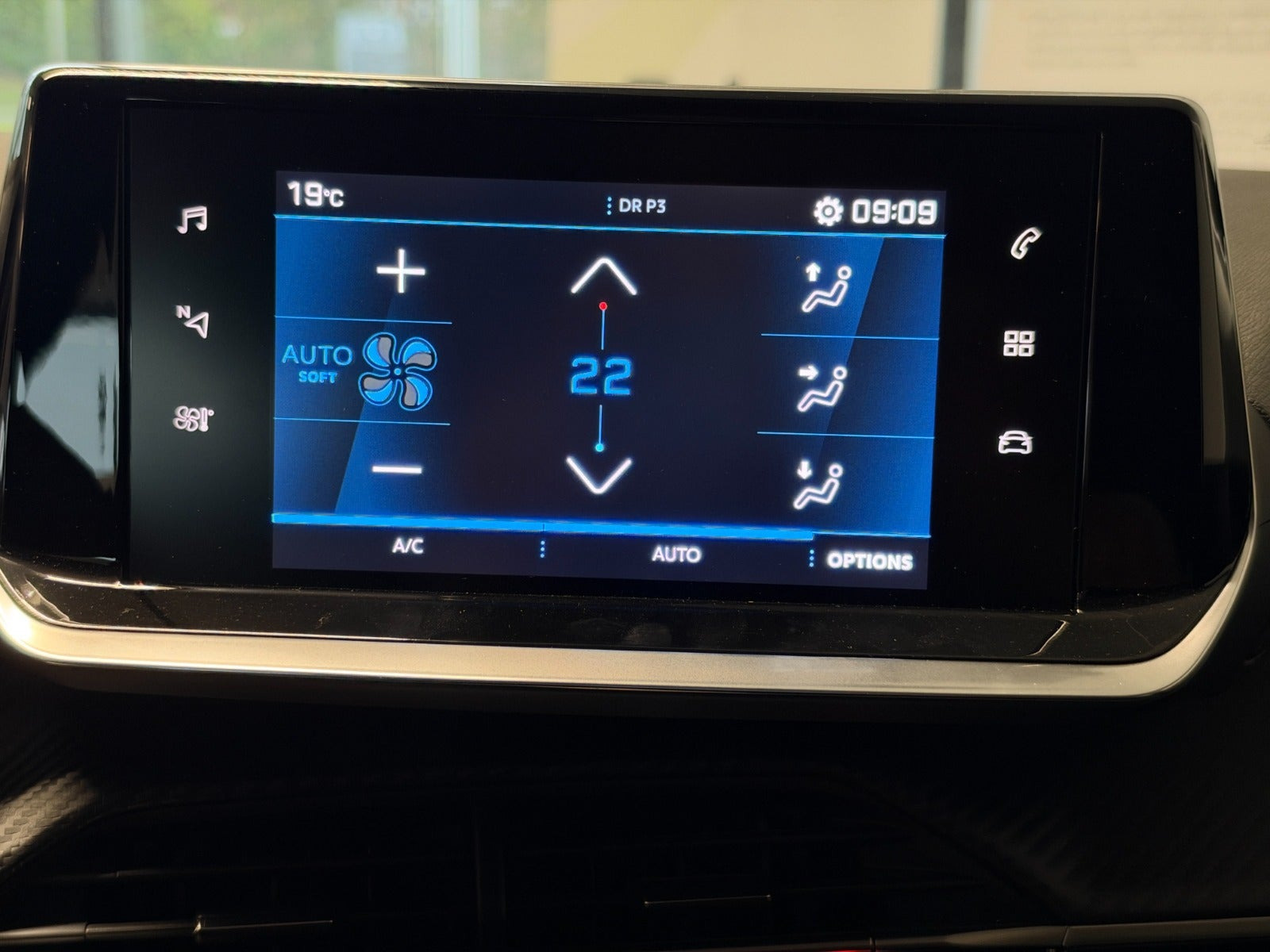 Sort Peugeot 2008 fra 2023