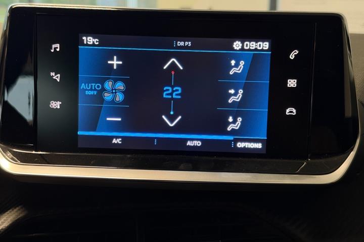 Sort Peugeot 2008 fra 2023