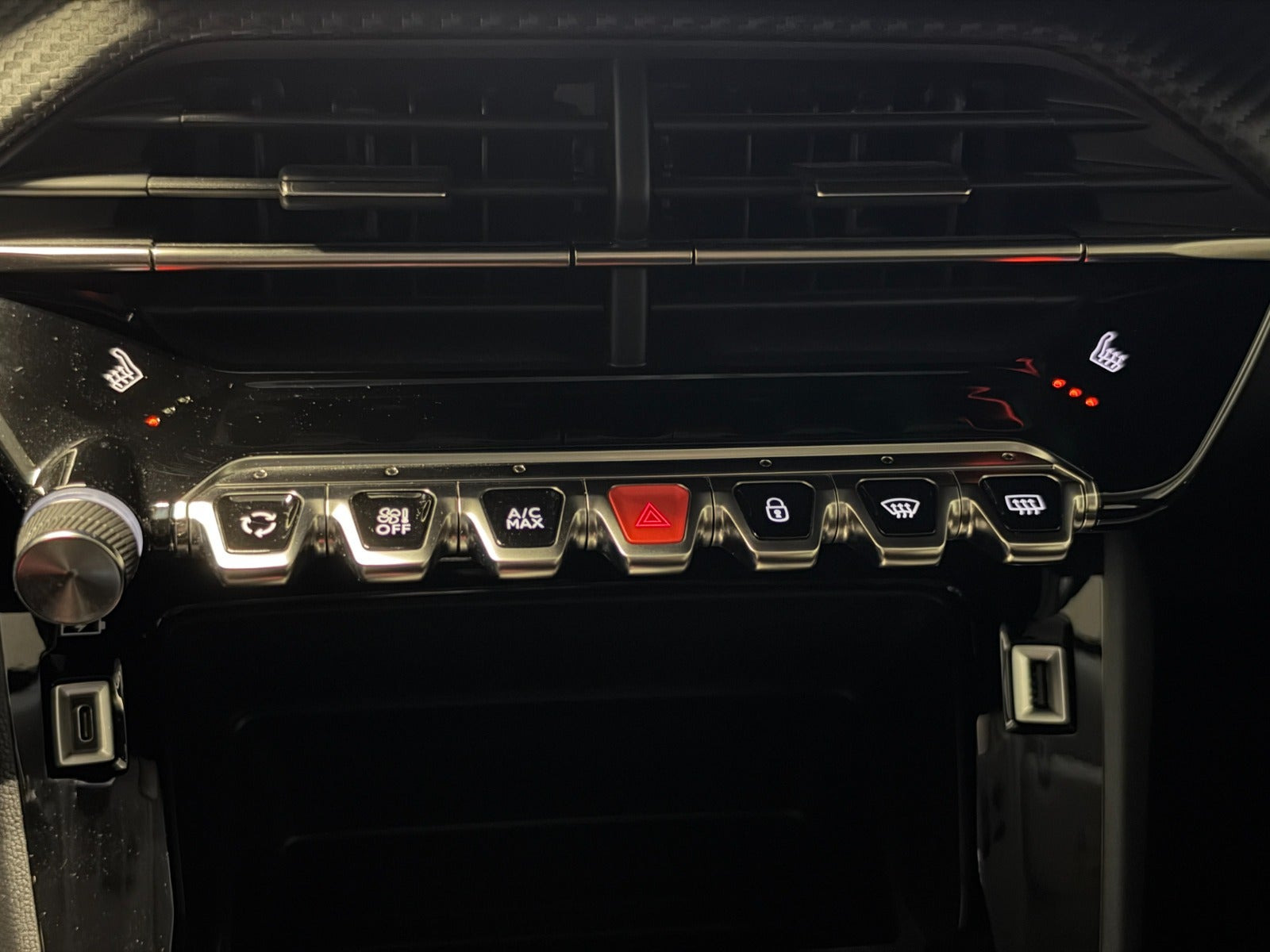 Sort Peugeot 2008 fra 2023