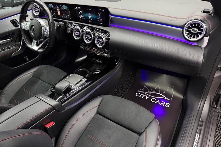 Grå Mercedes CLA220 d fra 2020