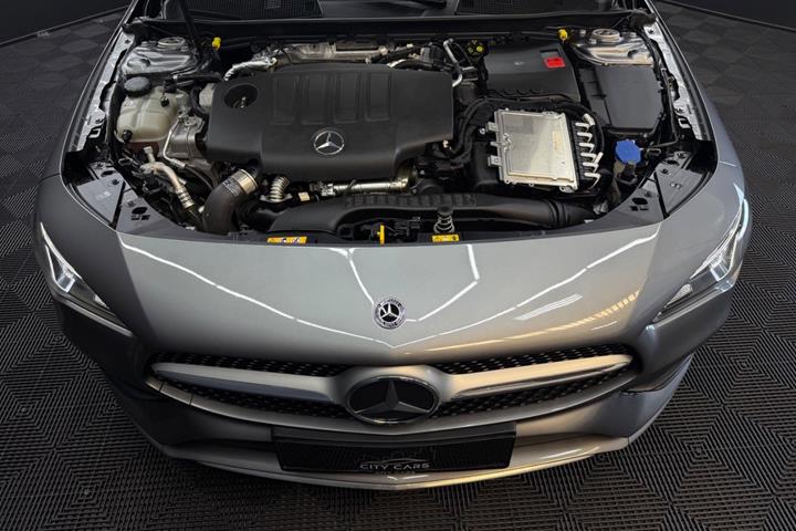 Grå Mercedes CLA220 d fra 2020