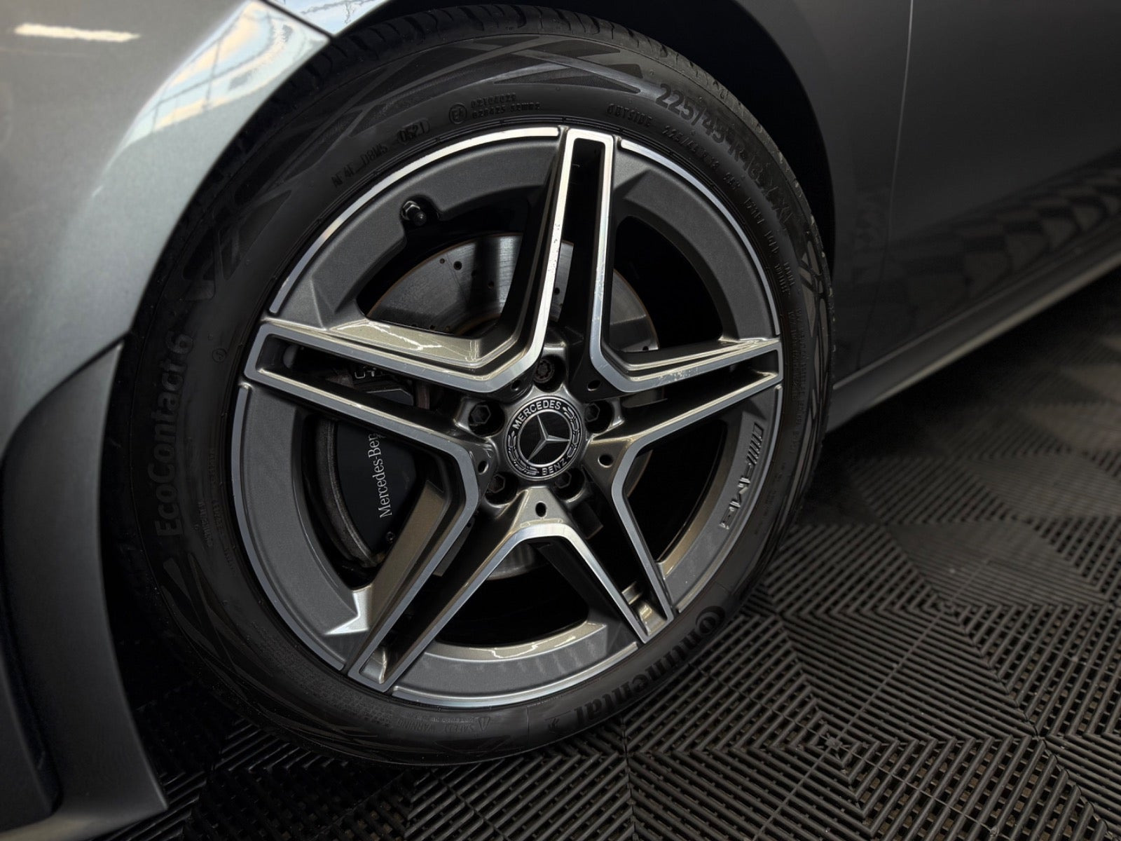 Grå Mercedes CLA220 d fra 2020
