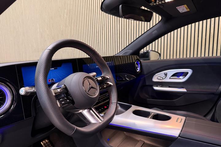 Sort Mercedes CLA250+ fra 2026