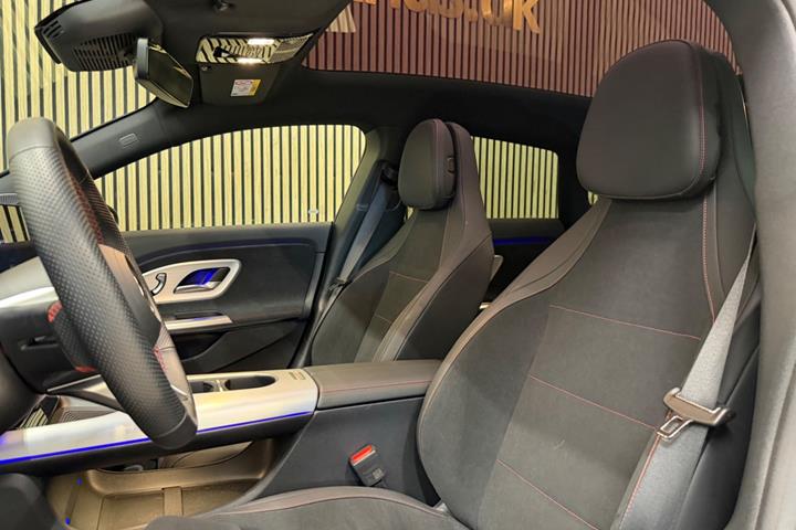 Sort Mercedes CLA250+ fra 2026