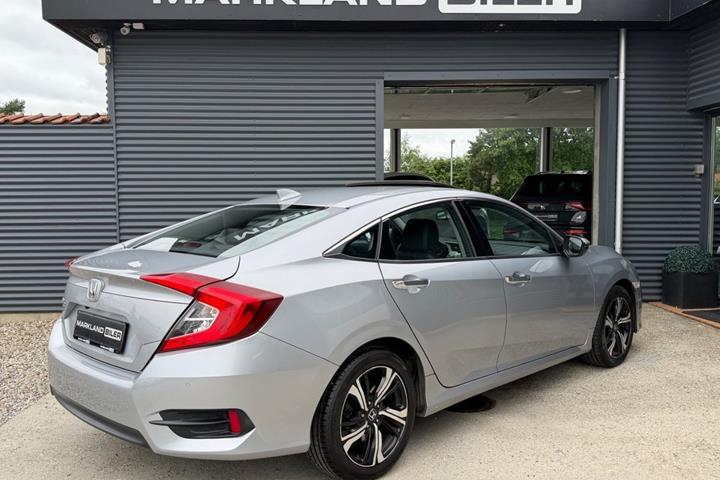 Sølv Honda Civic fra 2020