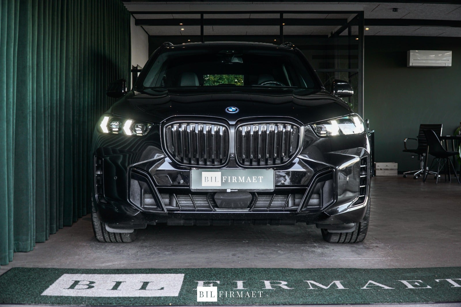 Sort BMW X5 fra 2024