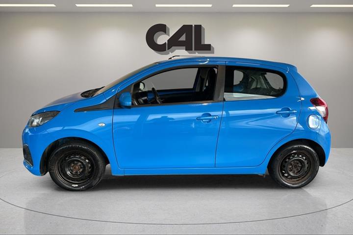 Blå Peugeot 108 fra 2016