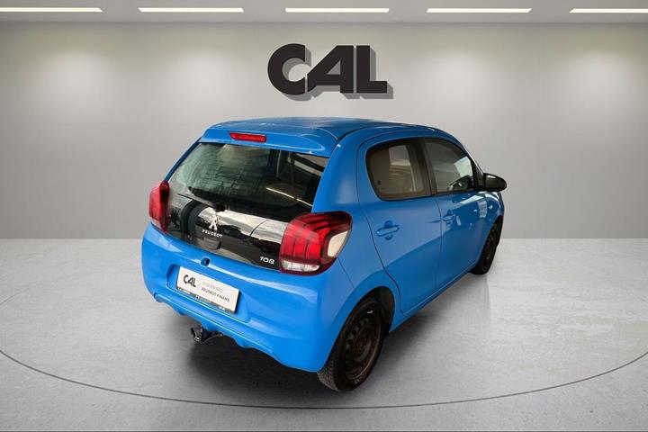 Blå Peugeot 108 fra 2016