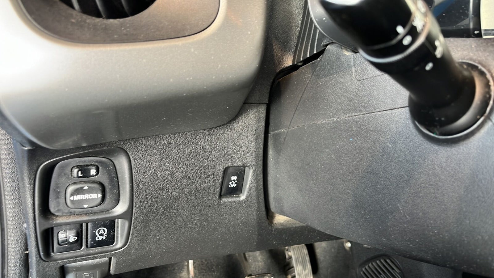 Blå Peugeot 108 fra 2016