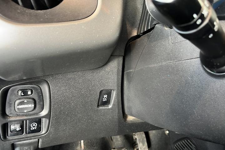 Blå Peugeot 108 fra 2016