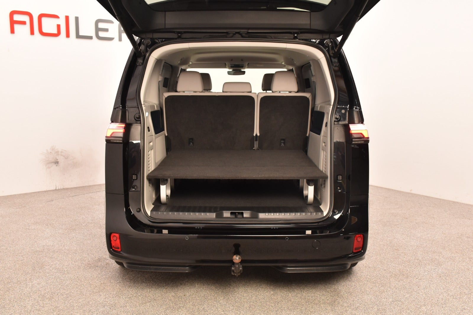 Sort VW ID.Buzz fra 2023