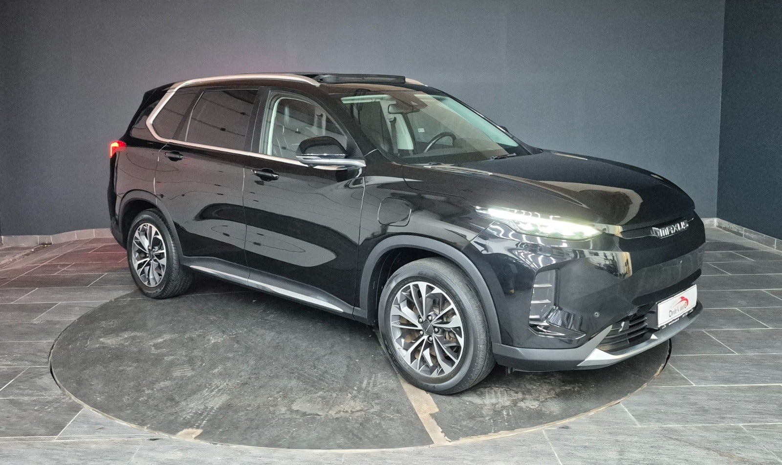 Sort Maxus Euniq6 fra 2023