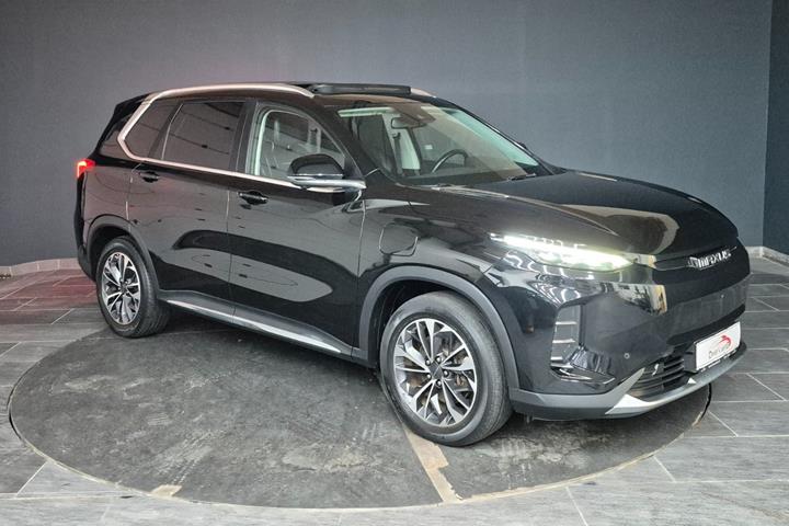 Sort Maxus Euniq6 fra 2023