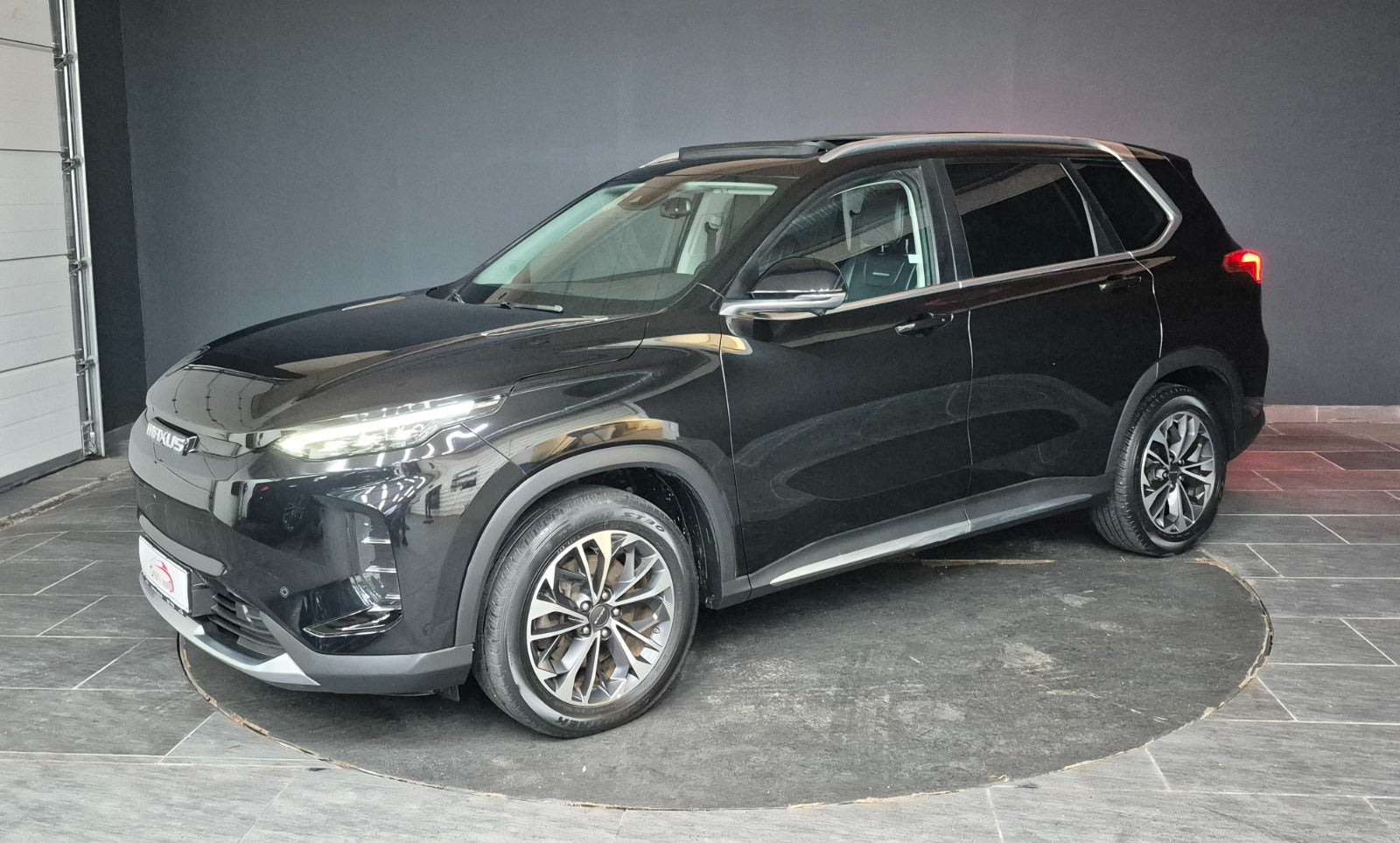 Sort Maxus Euniq6 fra 2023