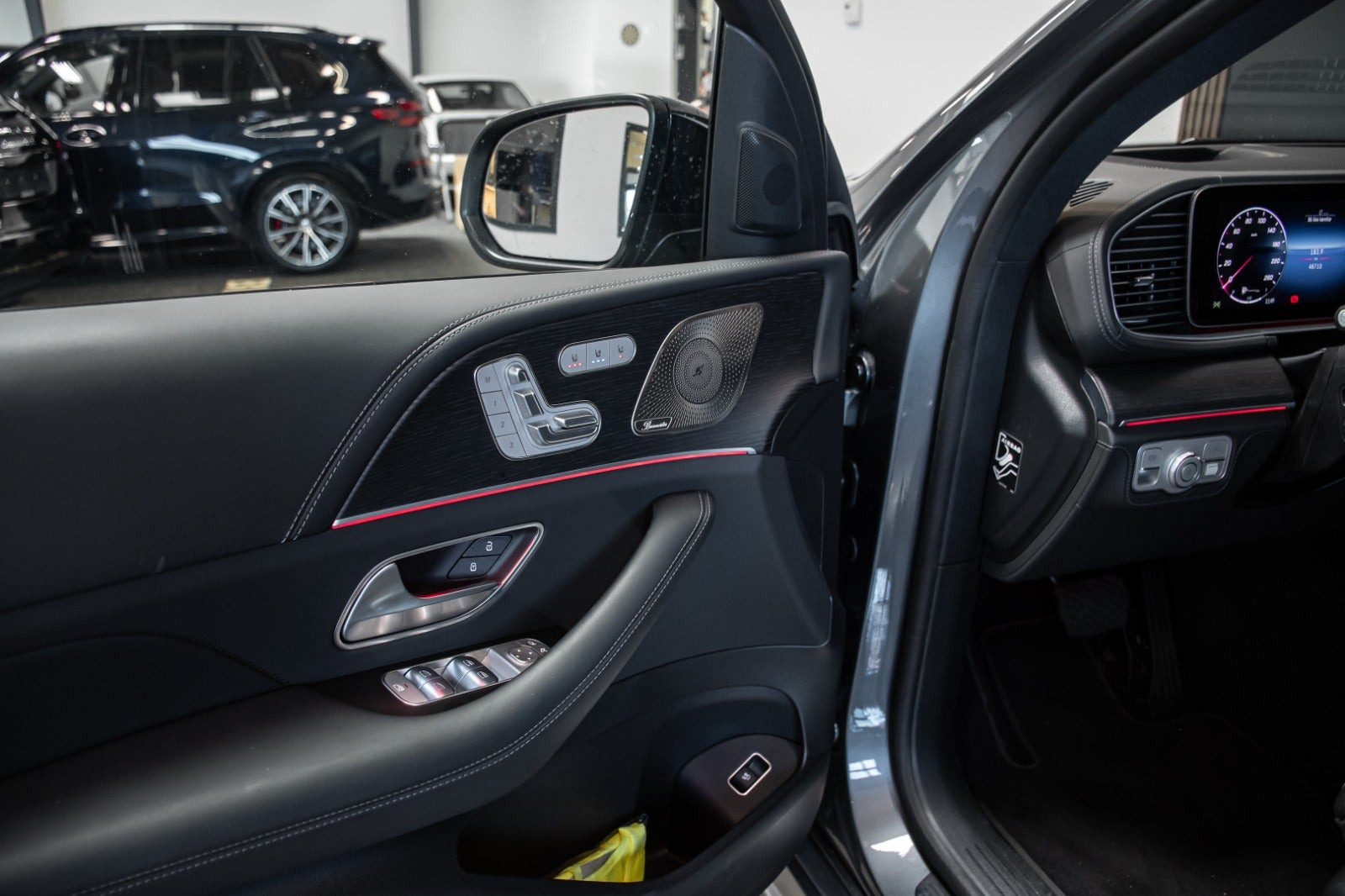 Grå Mercedes GLE350 de fra 2024