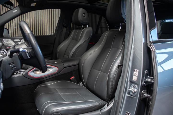 Grå Mercedes GLE350 de fra 2024