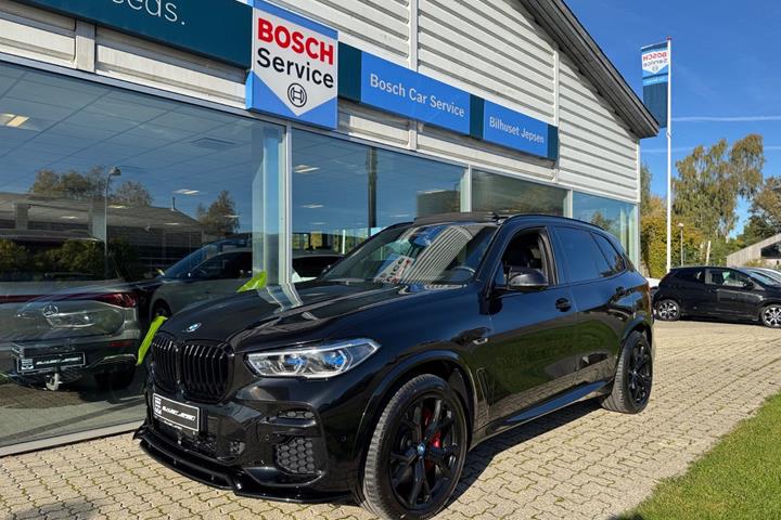 Grøn BMW X5 fra 2022