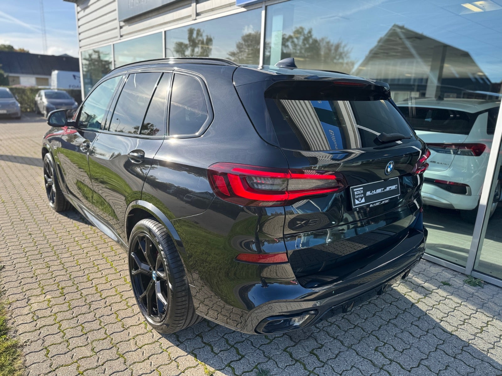 Grøn BMW X5 fra 2022