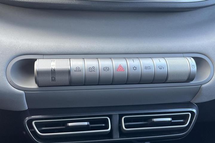Sort BYD Dolphin Surf fra 2025
