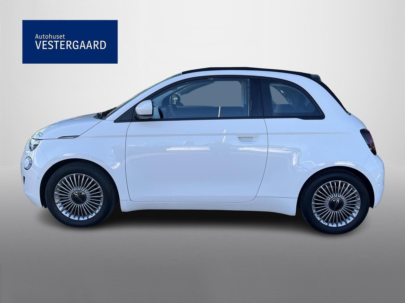 Hvid Fiat 500e fra 2023