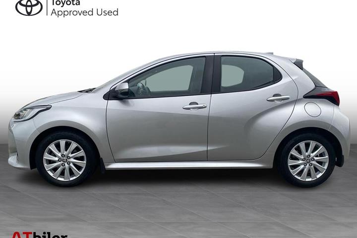 Sølv Toyota Yaris fra 2022