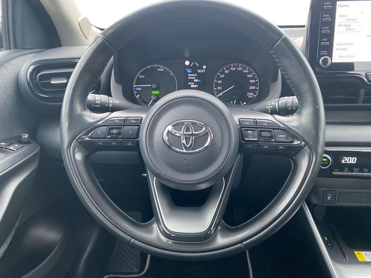 Sølv Toyota Yaris fra 2022
